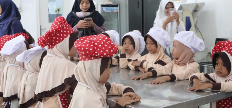 Wisata sambil Belajar, Agroedutourism Polinela Menerima Kunjungan TK IT Al-Banna Natar