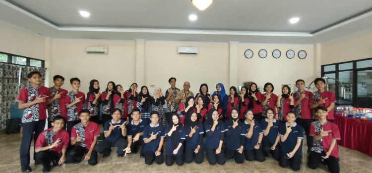 Dosen Prodi Perjalanan Wisata Jadi Asesor Ujian Kompetensi Perhotelan di Beberapa SMK Negeri dan Swasta